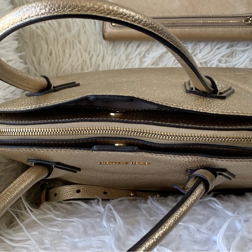🏆4pcs-MK GOLD SATCHEL/CROSSBODY w MK Charm,detachable strap & Gold snap Wallet - Picture 6 of 11